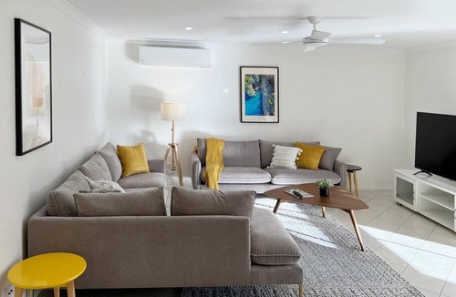 Sunshine Bay House | Home, but closer to the beach