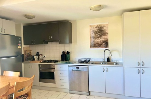 St. Kilda East Apartment | Homely Flat - St Kilda East | Underground Parking