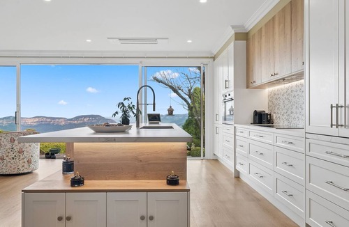 Leura House | Honeysett - breathtaking escarpment views