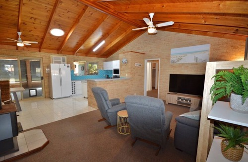 Kalbarri House | Hook, Wine and Sinker