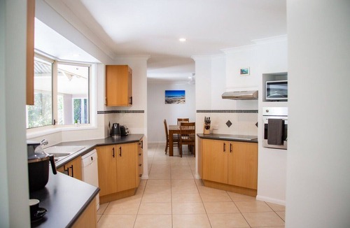 Landsborough House | Hop, Skip and a Jump - Entire vacation home on acreage
