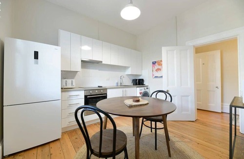 Bathurst Apartment | Hope St Cottage I Restored Stay Bathurst CBD
