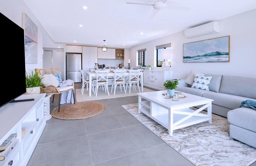 Redcliffe Apartment | HOT Stylish Costal 3 ensuite apartment on Redcliffe, Brisbane