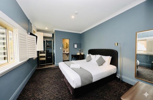 Potts Point Hotel | Hotel Emerald