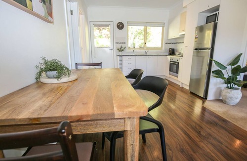Bright Cabin | HOUGHS CABIN : Bright
