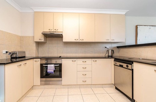 Kingston Apartment | Howitt Place Apt minutes to Parliamentary Triangle