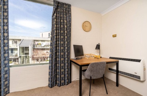 Kingston Apartment | Howitt Place Apt minutes to Parliamentary Triangle