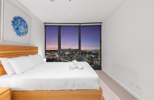 Brisbane Central Business District Apartment | HUGE 3bed 3Bath Skyhigh view