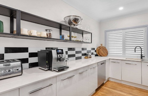 Pokolbin House | HUNTER DREAMING - THE VINTAGE HOLIDAY HOUSES