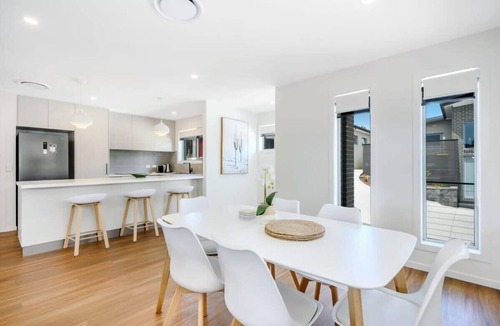 Warrane Villa | "Huon Villa" No.8 – 10 Mins to Airport/CBD