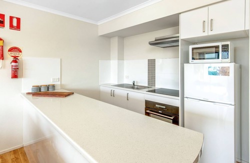 Huskisson Apartment | Husky Oasis by Book Jervis Bay - Centre OF Huskisson -