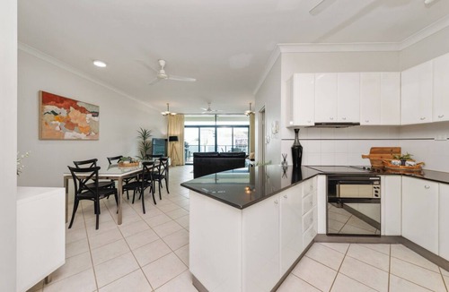 Darwin City Centre Apartment | Ideal CBD Location, Harbour Views, Pool/Gym + BBQ