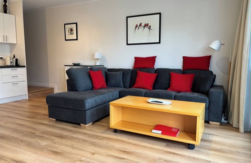 Lorne Apartment | Ideal for couples and small families. 150 m to beach. EV point next to carpark