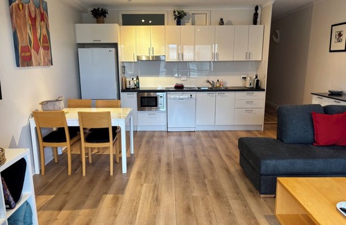 Lorne Apartment | Ideal for couples and small families. 150 m to beach. EV point next to carpark