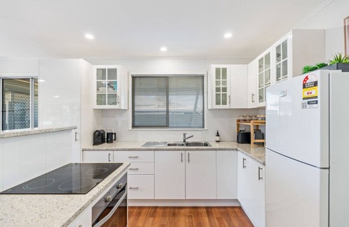 Torquay House | Ideal for Tradies. BBQ, WiFi, Pet friendly