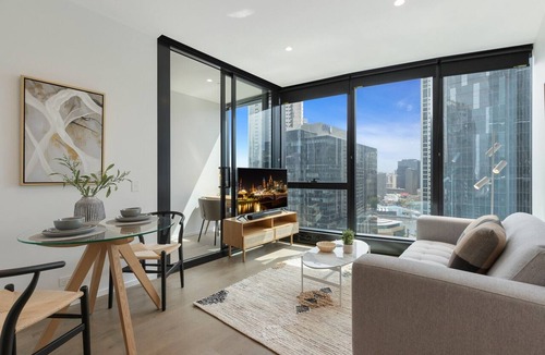 Southbank Apartment | Impeccably Modern 1-Bed with Incredible City Views