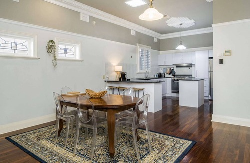 Kensington Apartment | Incredible 3-Bed Renovated Home with Huge Garden