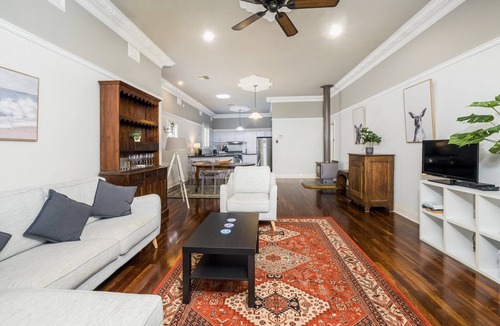 Kensington Apartment | Incredible 3-Bed Renovated Home with Huge Garden