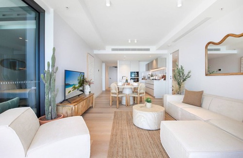 Surfers Paradise Apartment | Infinity Oceanview 2BR Suite | Jewel + Parking