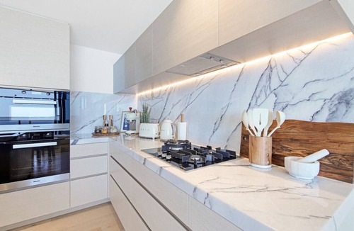 Surfers Paradise Apartment | Infinity Oceanview 2BR Suite | Jewel + Parking
