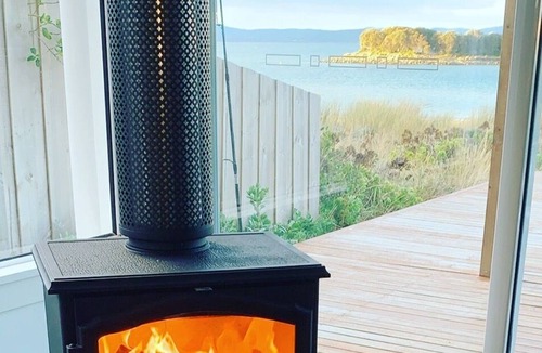 Cremorne House | Ingleby Sands - A house atop the sand dunes - Absolute beachfront.