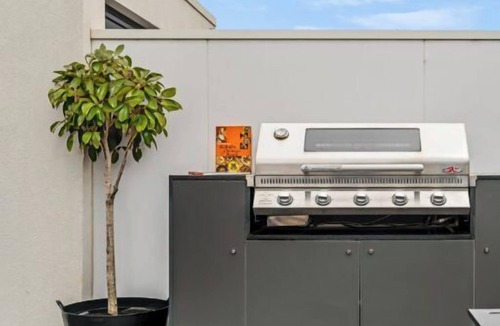 South Melbourne Apartment | Inner City 4 Level Luxury Townhouse+Lift. 3BR 3BTH