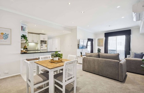Northbridge Apartment | Inner-City Retreat on James Street Walk Everywhere