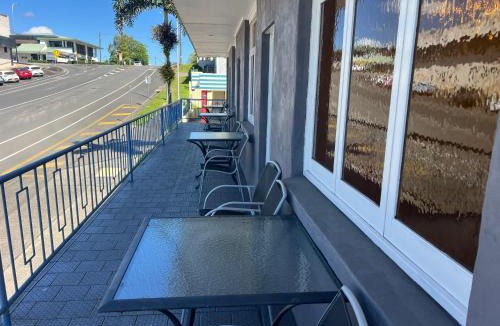 Innisfail Hotel | Innisfail Riverfront Motel