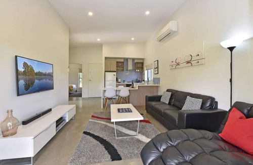 Pokolbin Villa | Ironbark Hill Villa 6 - Cabernet Franc
