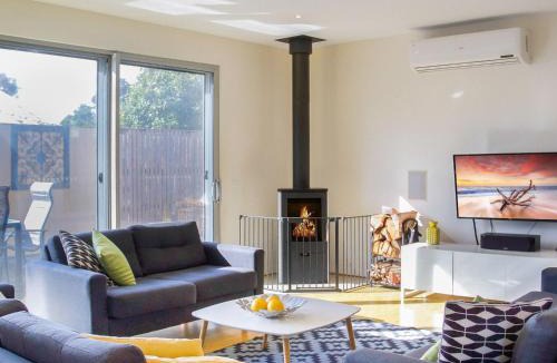 Smiths Beach House | Ironbark on Dolphin