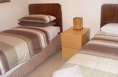 Ironstone House | Ironstone Cottage- Pet & Family Friendly!