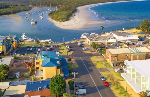 Huskisson Apartment | Ishtar Apartment 5 by Book Jervis Bay - Water Views