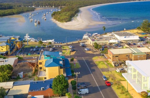 Huskisson Apartment | Ishtar Apartment 8 by Book Jervis Bay - Luxury Studio