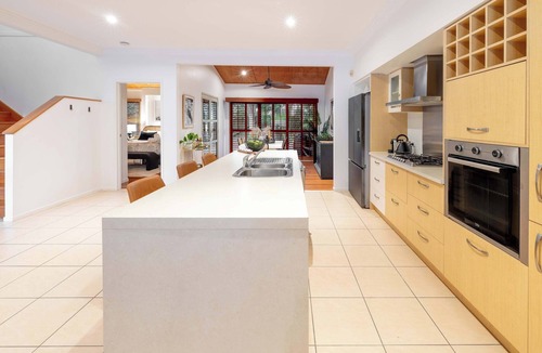 Mudjimba House | Island Retreat Mudjimba - 200m to the beach