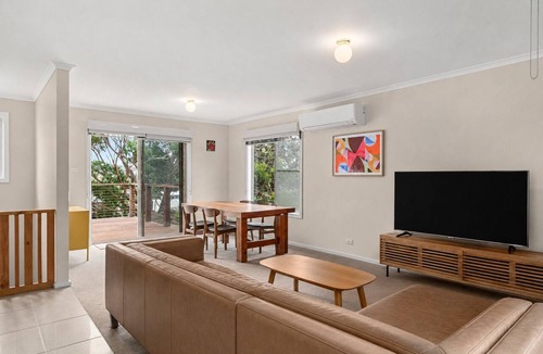 Smiths Beach House | Island Treetops by Ready Set Stay