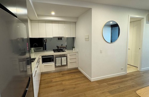 Ivanhoe Apartment | Ivanhoe Art Deco Style Apartment