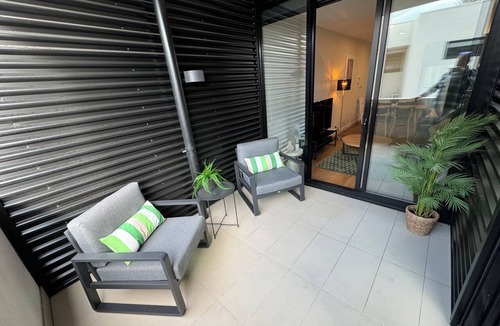 Ivanhoe Apartment | Ivanhoe Art Deco Style Apartment