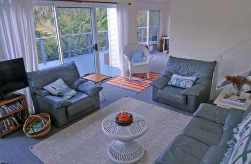 Stanwell Park House | Jacaranda House where beach meets rainforest