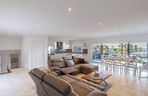Salamander Bay House | Jackson View, 10 Jackson Close luxury holiday property with water views