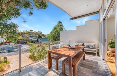 Jan Juc House | Jan Juc Beach House - on a quiet leafy street