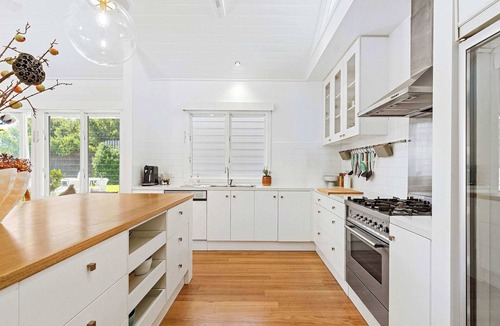Sorrento House | Jasmine's Cottage | Heated Pool In Perfect Sorrento Location