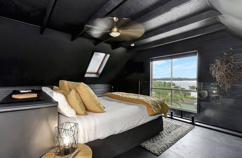 Coal Point House | just listed Coal Point Loft with Views