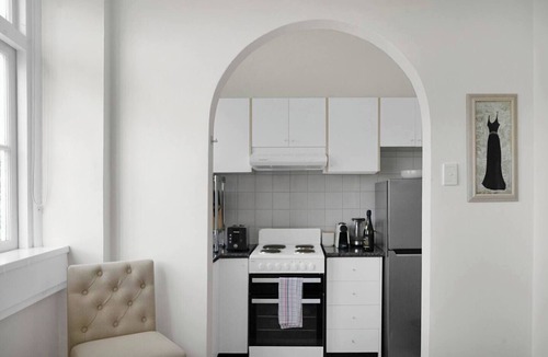 Elizabeth Bay Apartment | Kadina Harbourside Studio A Cosy Panoramic Gem