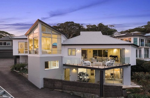 North Avoca House | KAILANI - OVERLOOKING CAPE THREE POINTS AND NORTH AVOCA BEACH