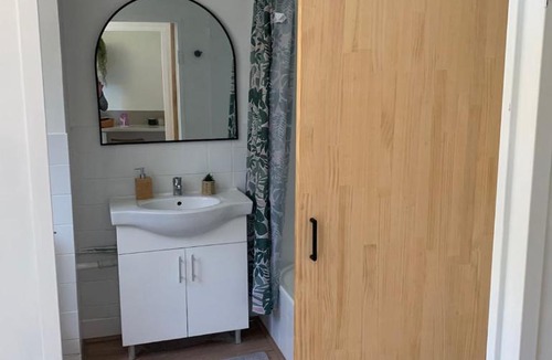 West Perth Apartment | Kangaroo Lodge, Skip to city and kings park 311