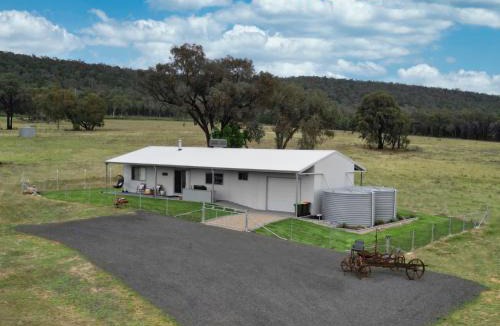 Bumbaldry House | Kangarooby Cottage - A Peaceful Off-grid Escape