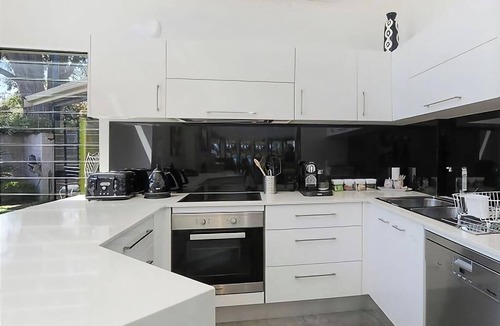 Summerland Point House | Karinyah - Panoramic Waterfront Views