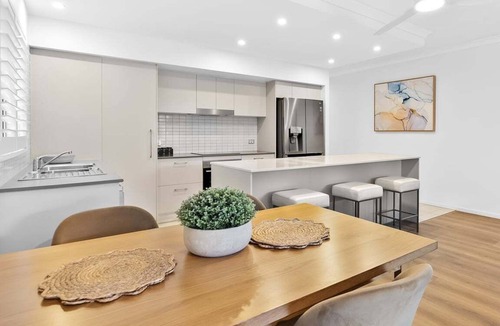 Alexandra Headland Resort | Karmasea Beachside Holiday 2 Bedroom Patio Apartment