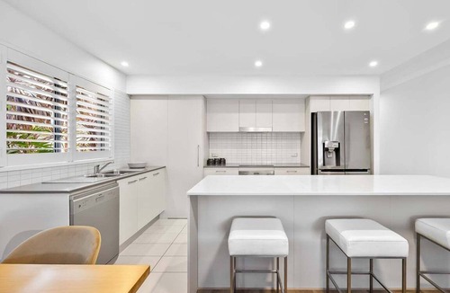 Alexandra Headland Resort | Karmasea Beachside Holiday 2 Bedroom Patio Apartment