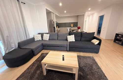 Karnup House | Karnup Getaway with an ensuite bathroom in each room